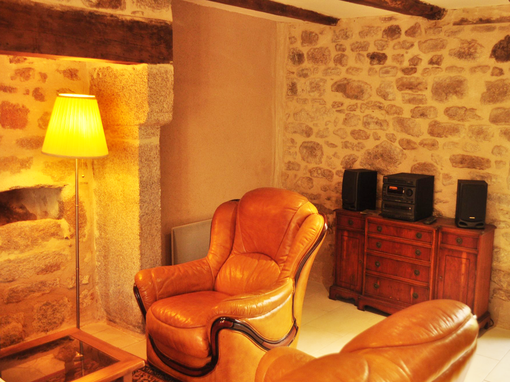 Location Creusoé - gîte "Robinson", Saint-Marc-à-Frongier - photo 8