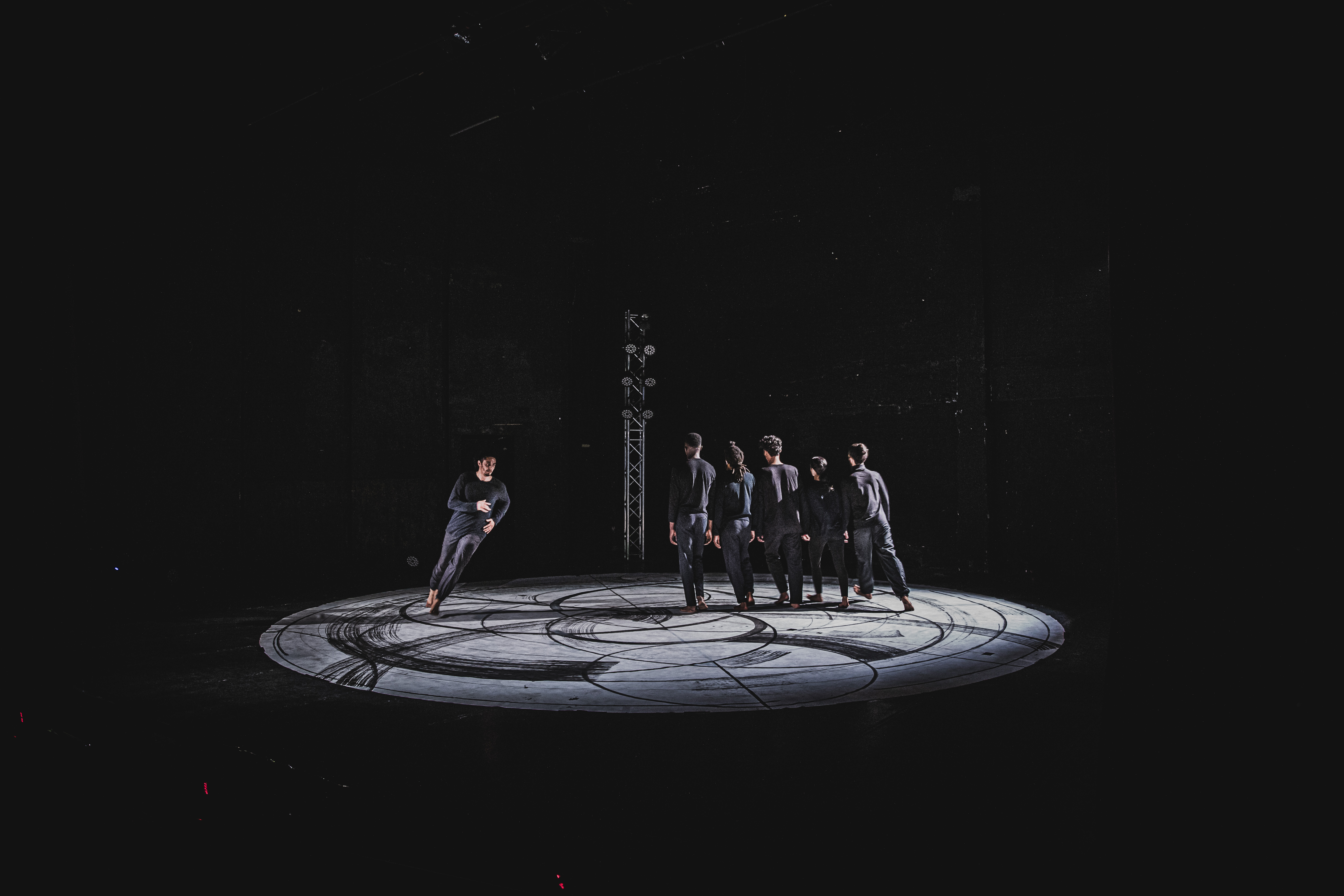 Agora Pôle National Cirque - Crossing / Studio 8 - Hadi Nahleh