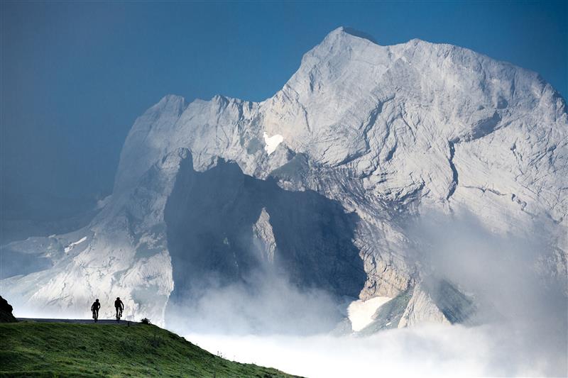 On sy col, le Col d'Aubisque