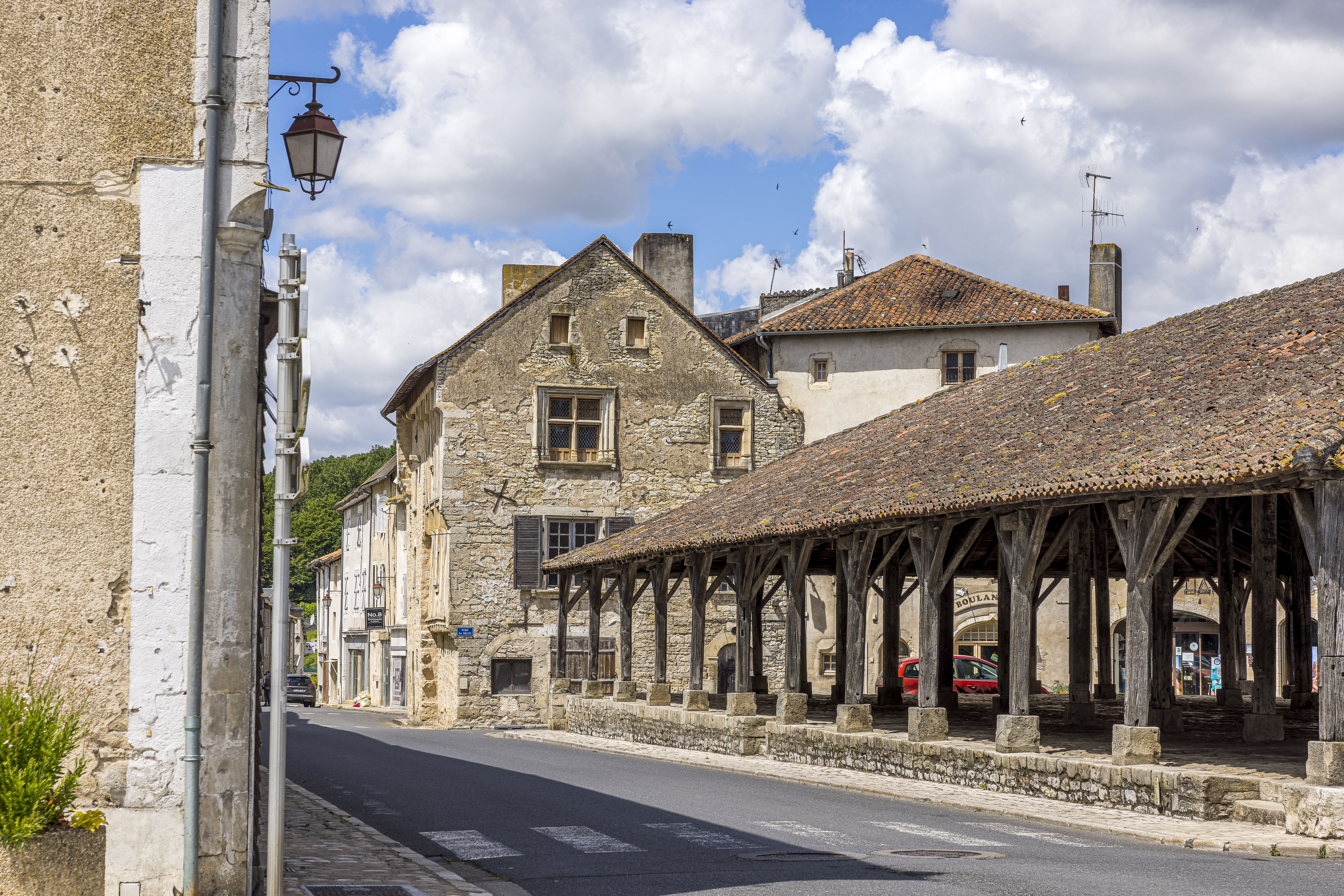 Dimanche de caractère à Charroux