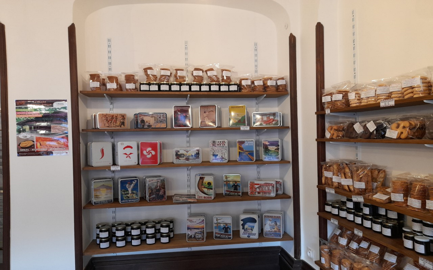 Boutique & restauration Krakadak par le Musée du Gâteau Basque de Sare, Ainhoa - photo 5