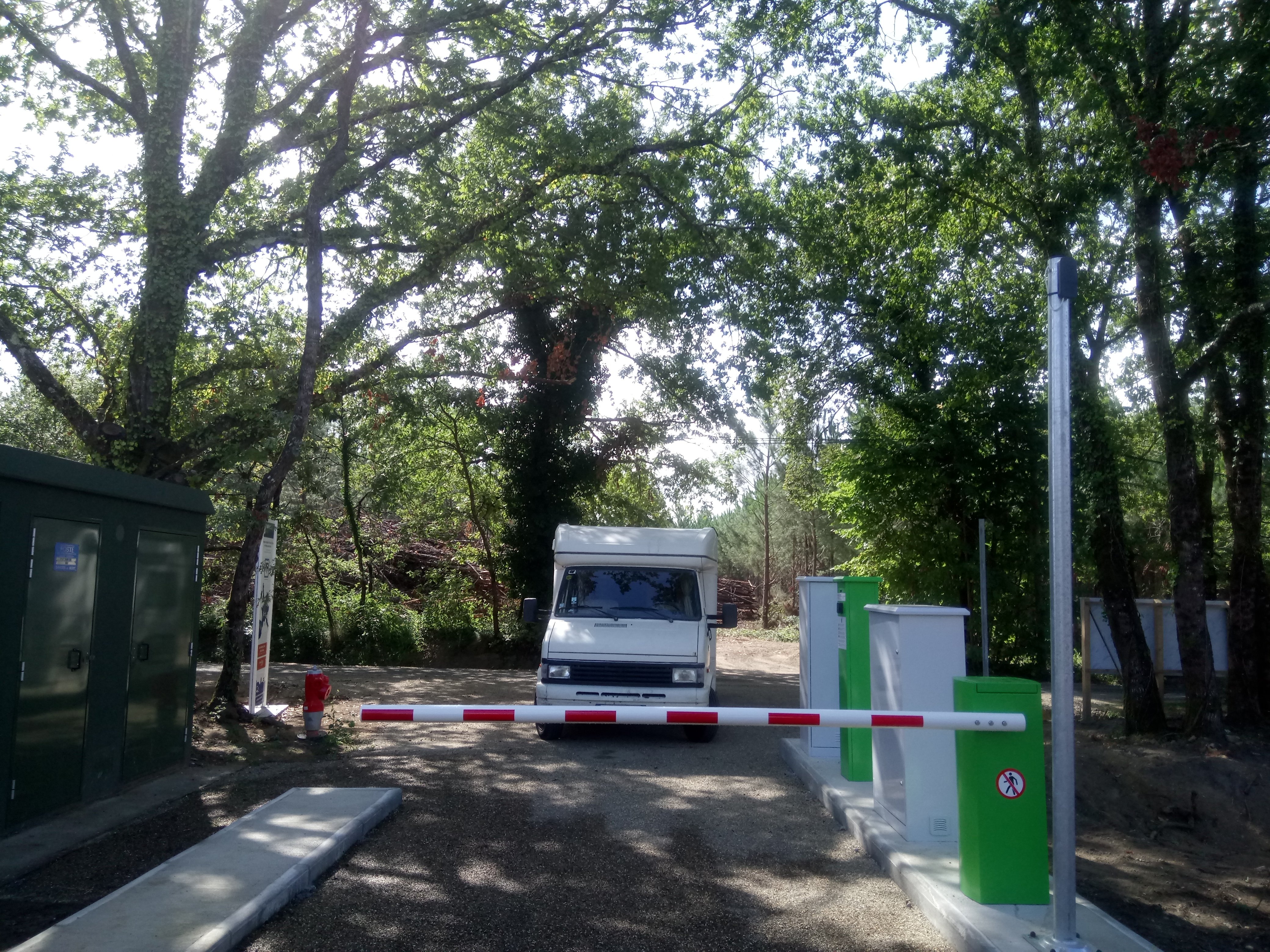 Aire de services de Morcenx fermée