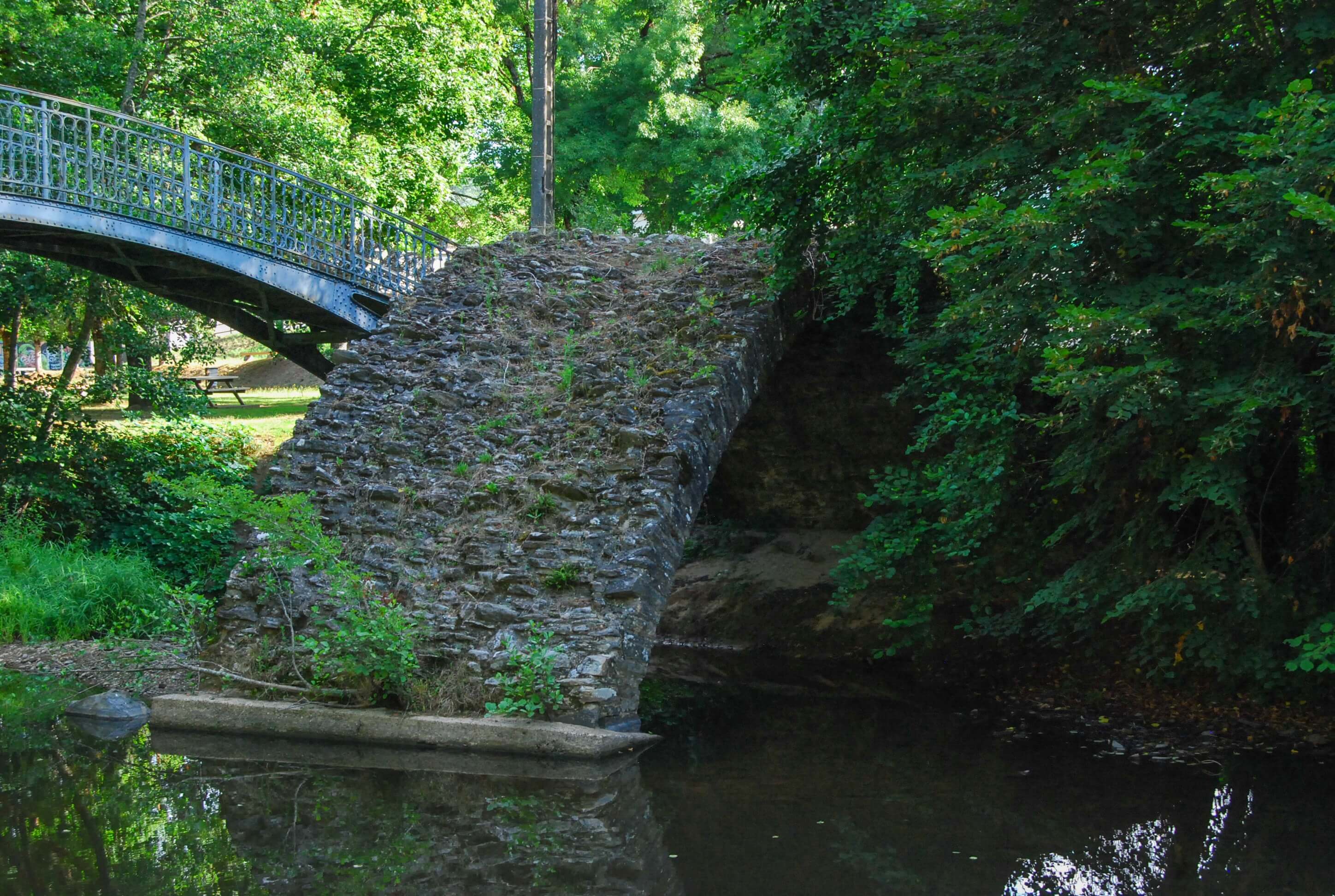 Pont médiéval dit 'Pont Malassert', Aixe-sur-Vienne