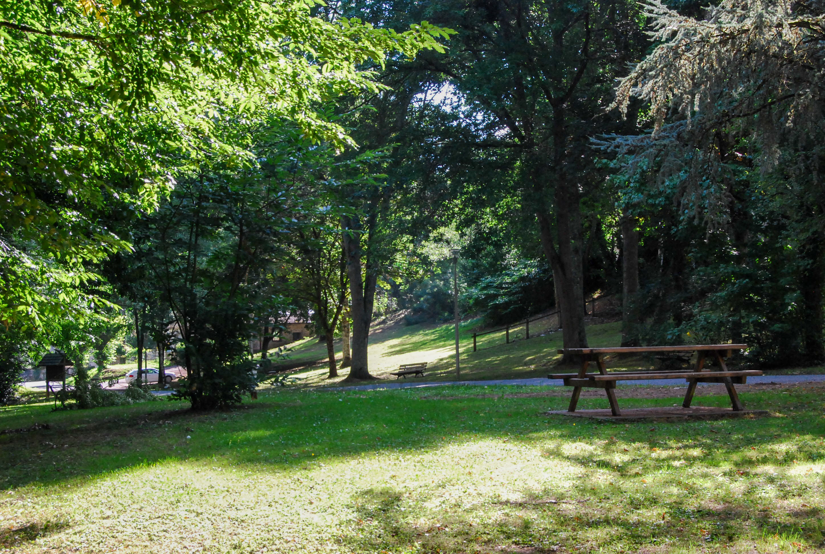 Aire de pique-nique du parc des roches bleues - photo 2