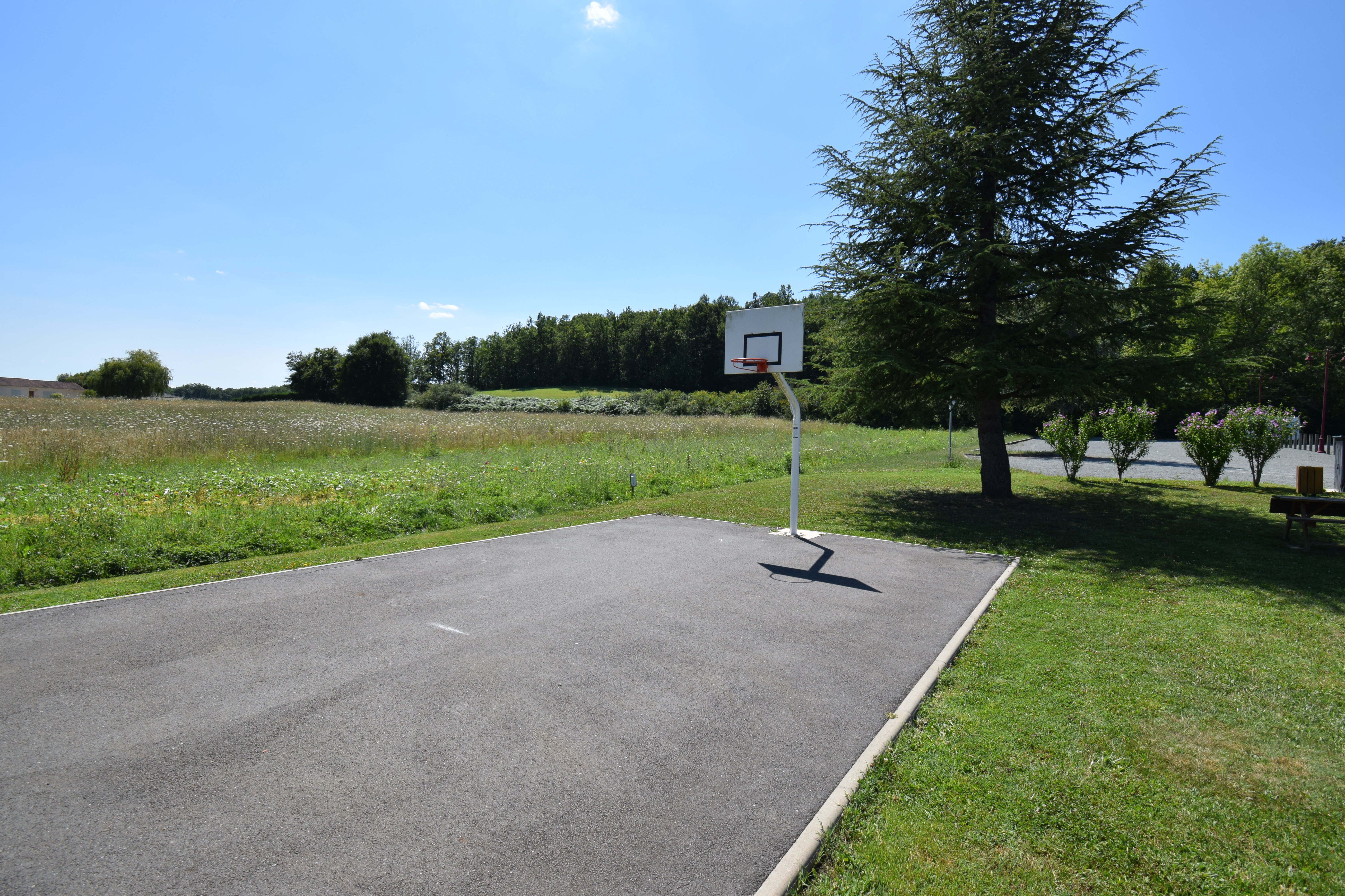 Aire de pique-nique de Ligueux - photo 2