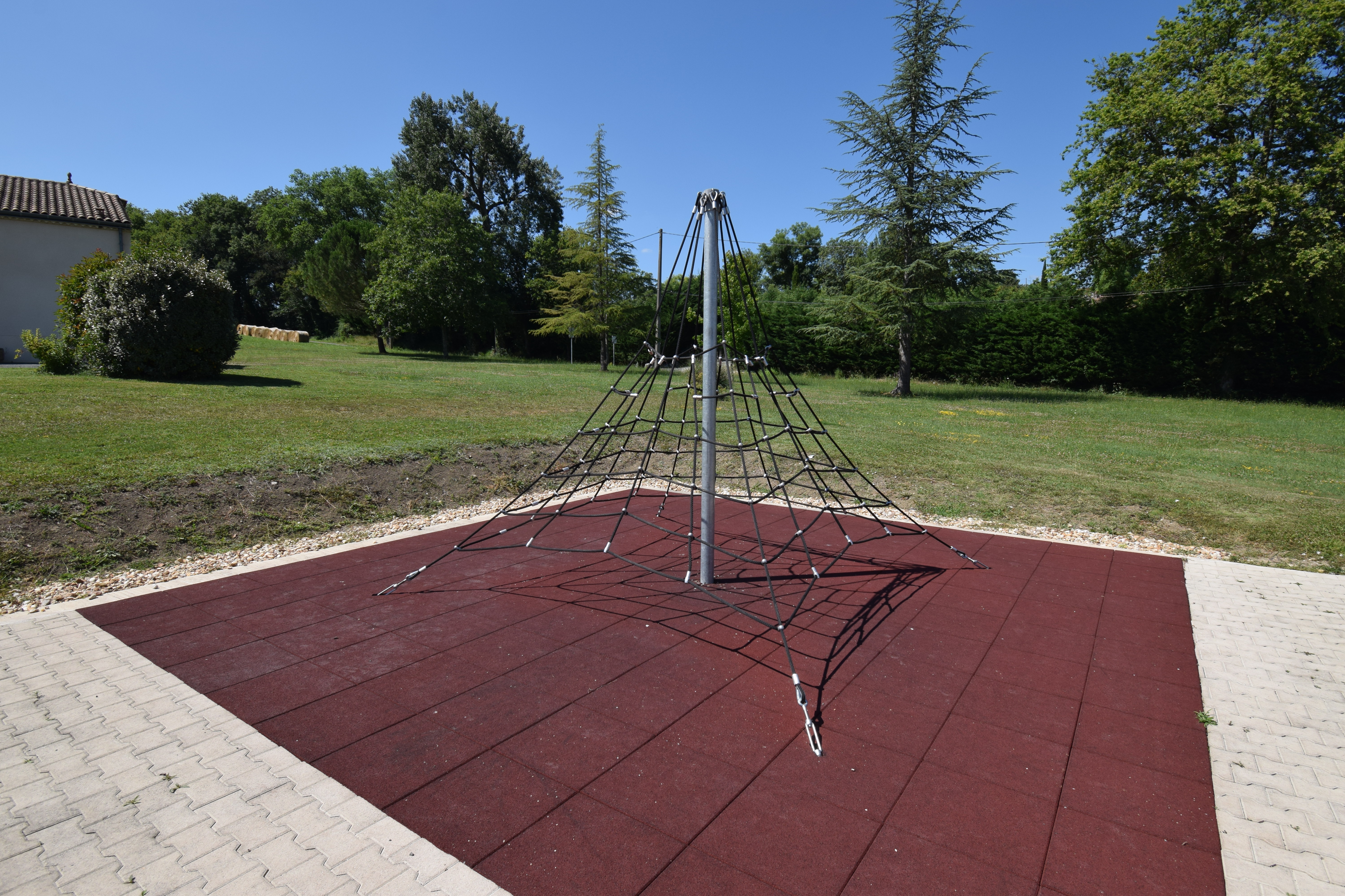 Aire de pique-nique de Ligueux - photo 3