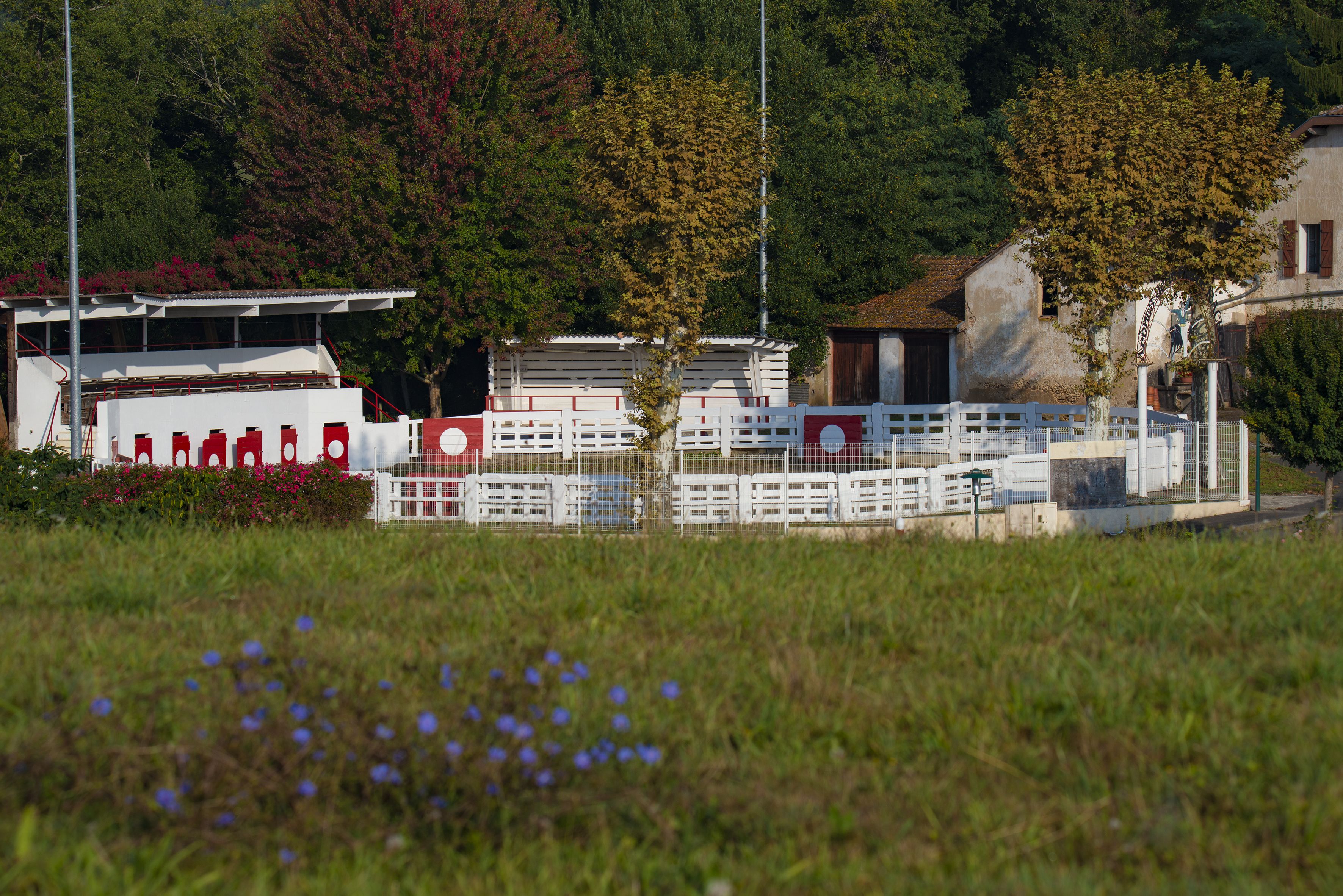Arènes de Mouscardès