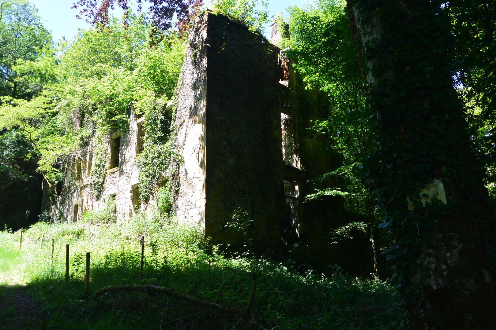 Pêcher dans les Gorges de la Loue - A Saint Médard d'Excideuil / Ganduras