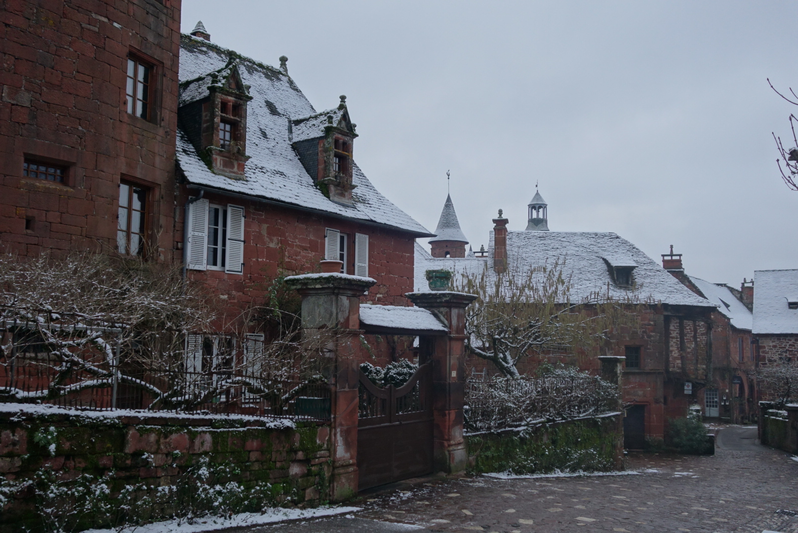 Visite nocturne : Collonges-la-Rouge en hiver
