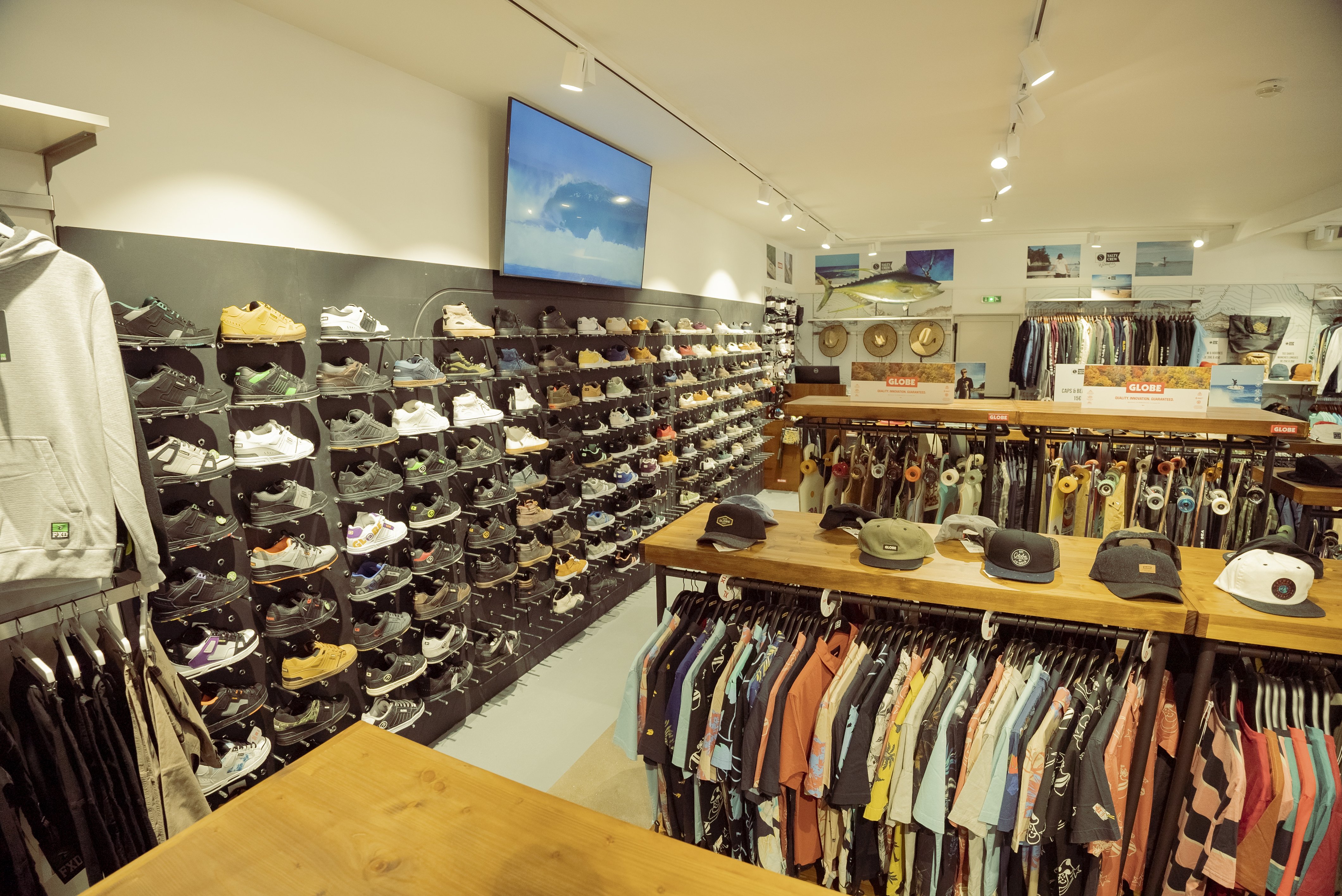 Globe Outlet Store — photo 3