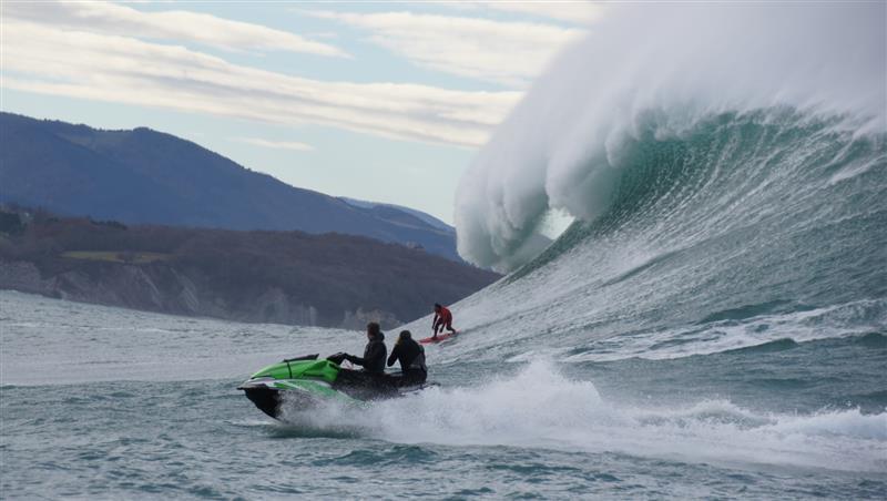 La vague géante Belharra