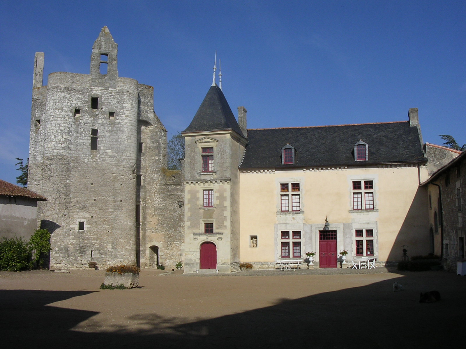 Baronnie de Saint-Cassien, Angliers - photo 2