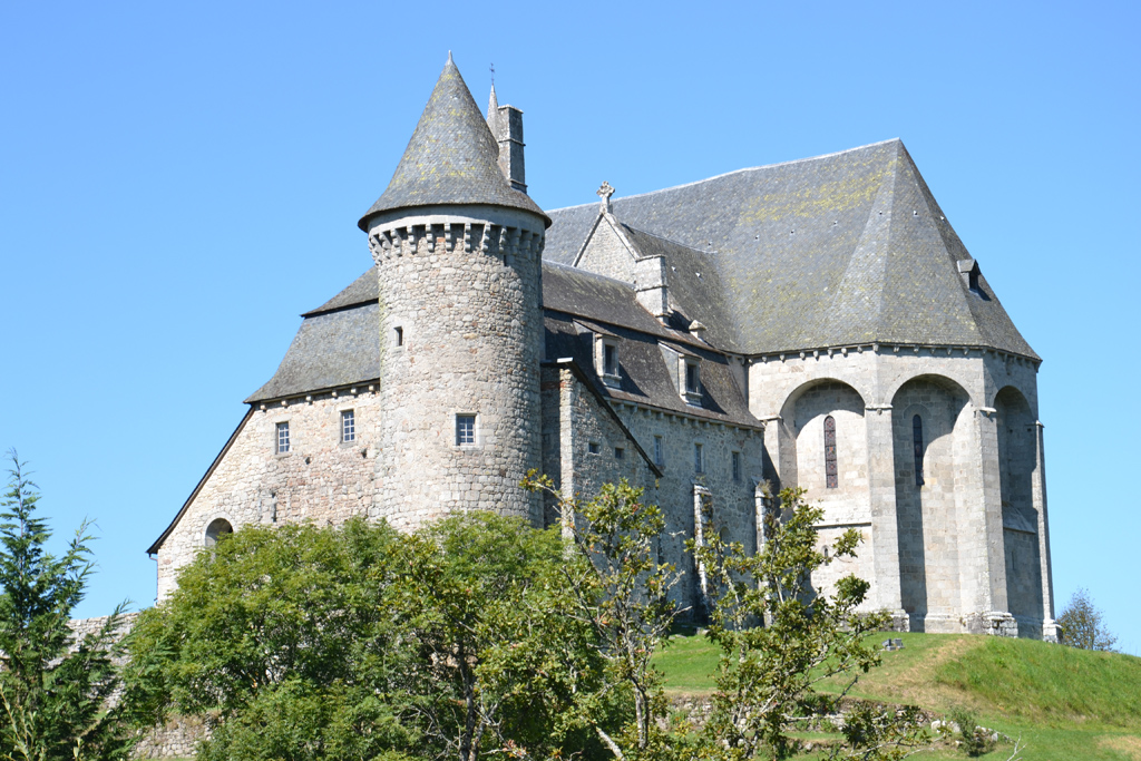 Eglise Prieuré Saint-Michel des Anges, Saint-Angel
