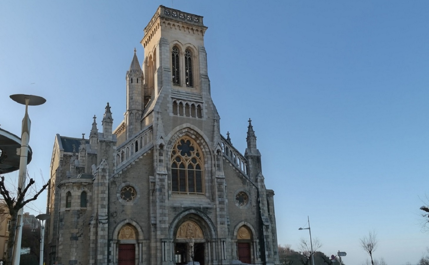 Visite Flash :  Sainte-Eugénie : de la Chapelle Notre-Dame-de-la-pitié à l’Église Néo-GothiqueBiarritz