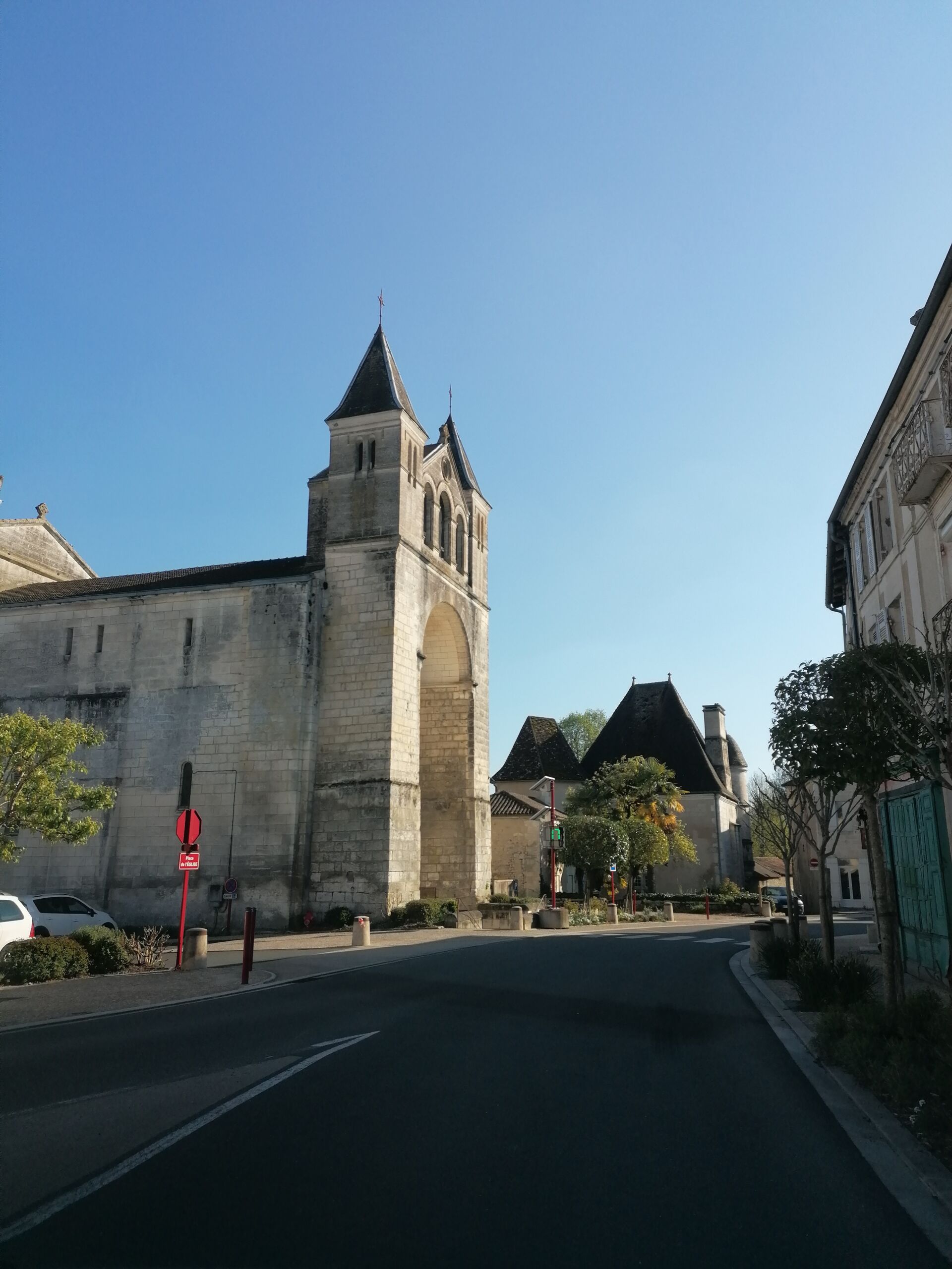 Église Saint-Pierre, Celles
