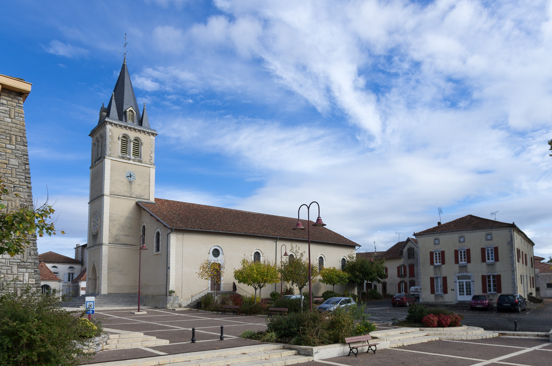 Eglise Saint Pierre et Saint Paul de Habas