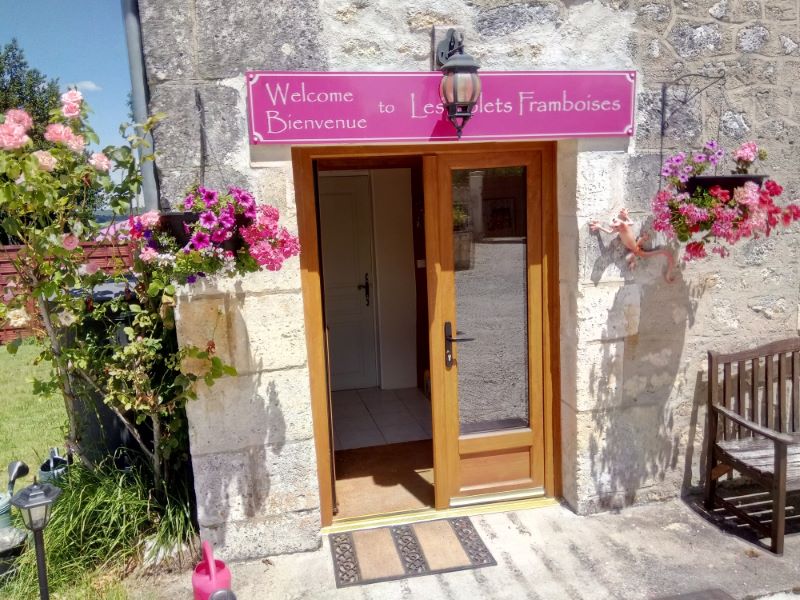 Gîte Les Volets framboises, La Rochebeaucourt-et-Argentine