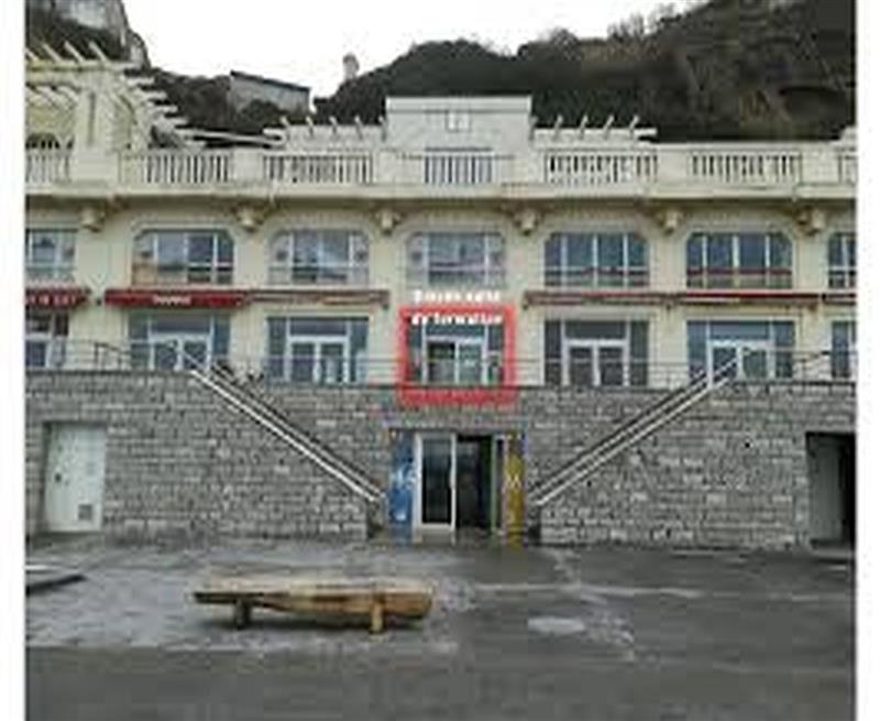 L'Etablissement des Bains