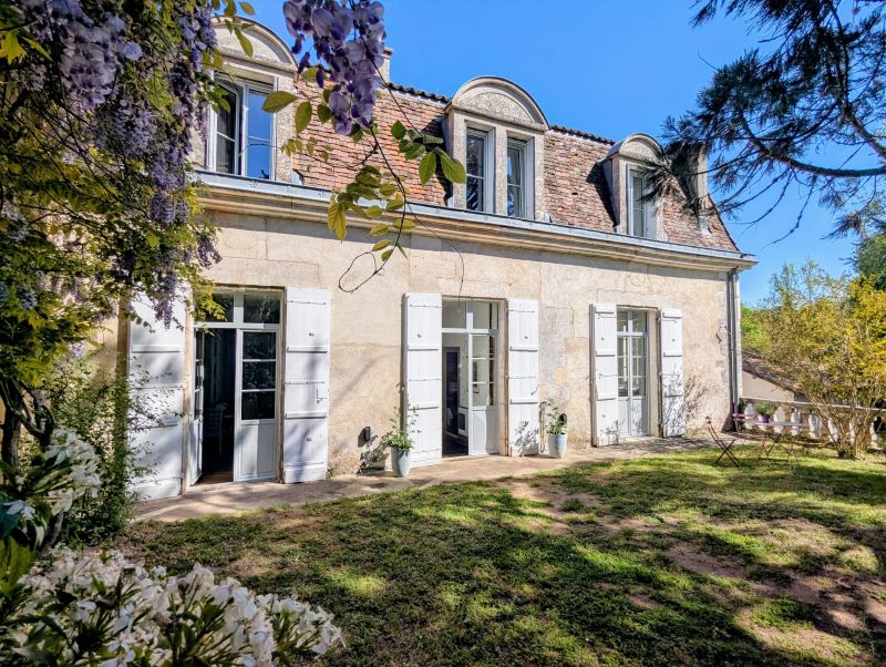 Domaine de la Dordrona, chambre d'hôtes à Bourdeilles