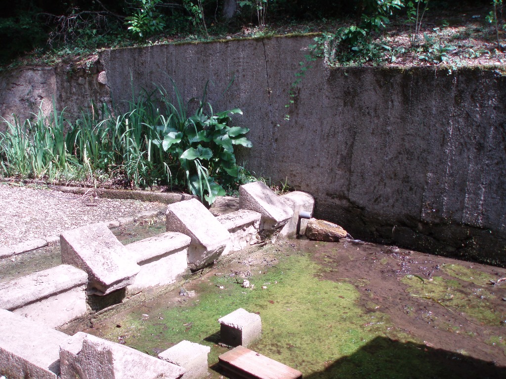 Fontaine et lavoir de Coudures, Coudures