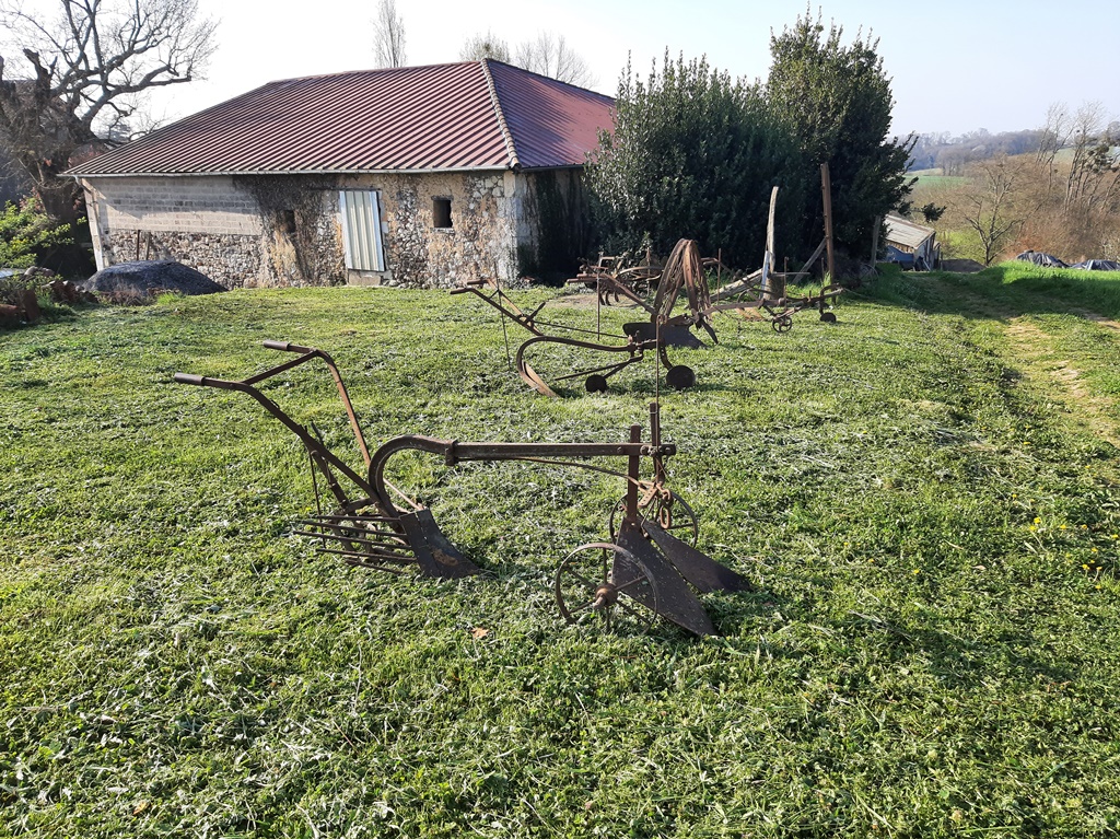 François vous fait découvrir le travail de la vigne avec ses outils d'antan, Lahosse - photo 9