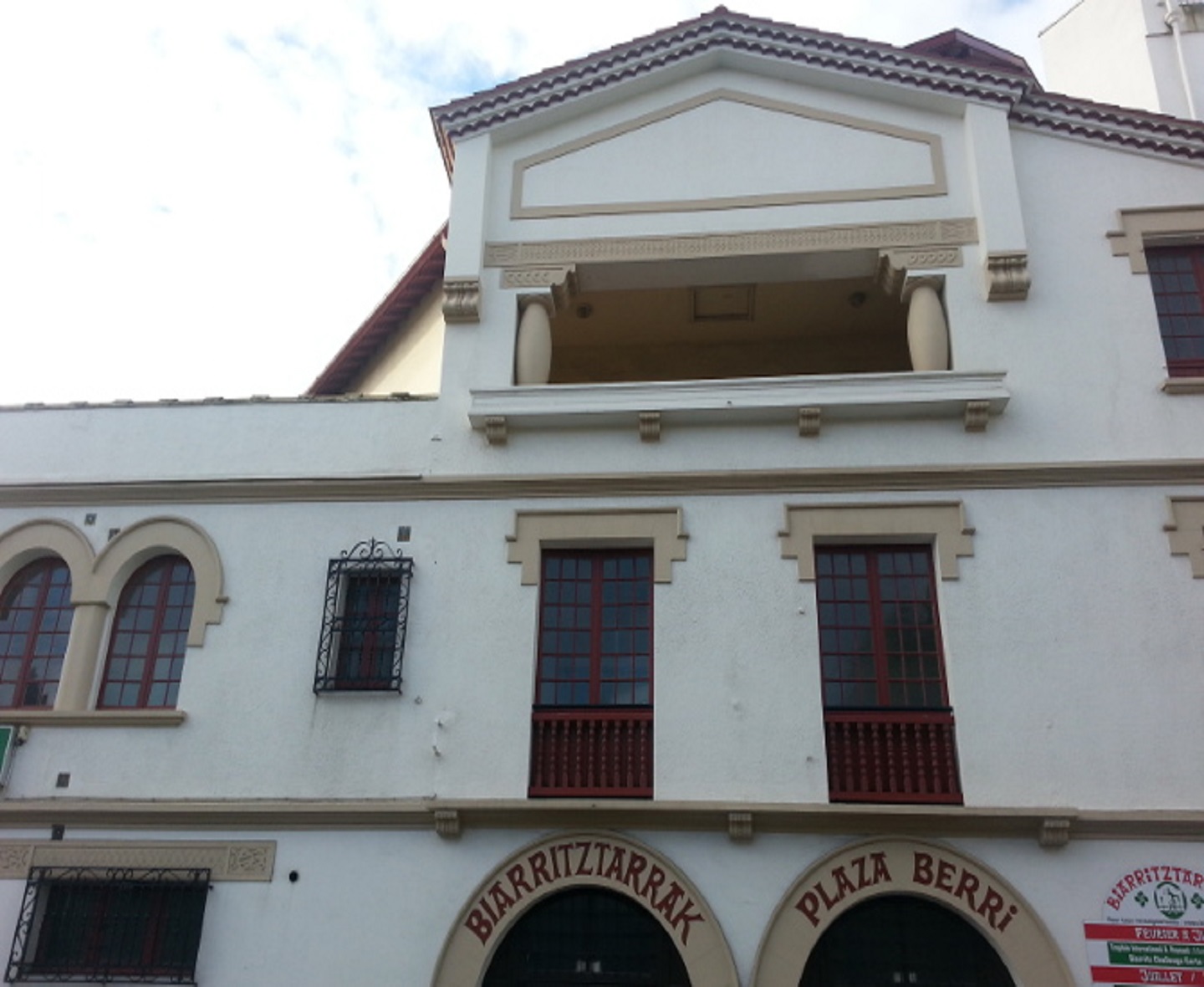 Fronton Plaza Berri — photo 3