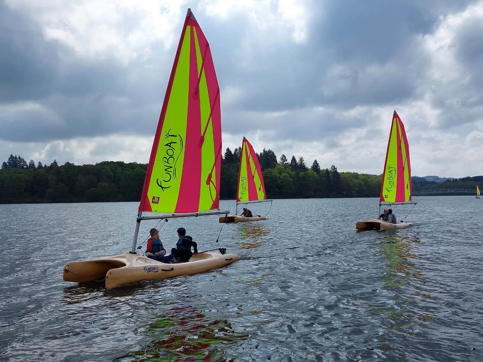 Location Fun Boat - Base Nautique et de Plein air, Lac de Saint-Pardoux