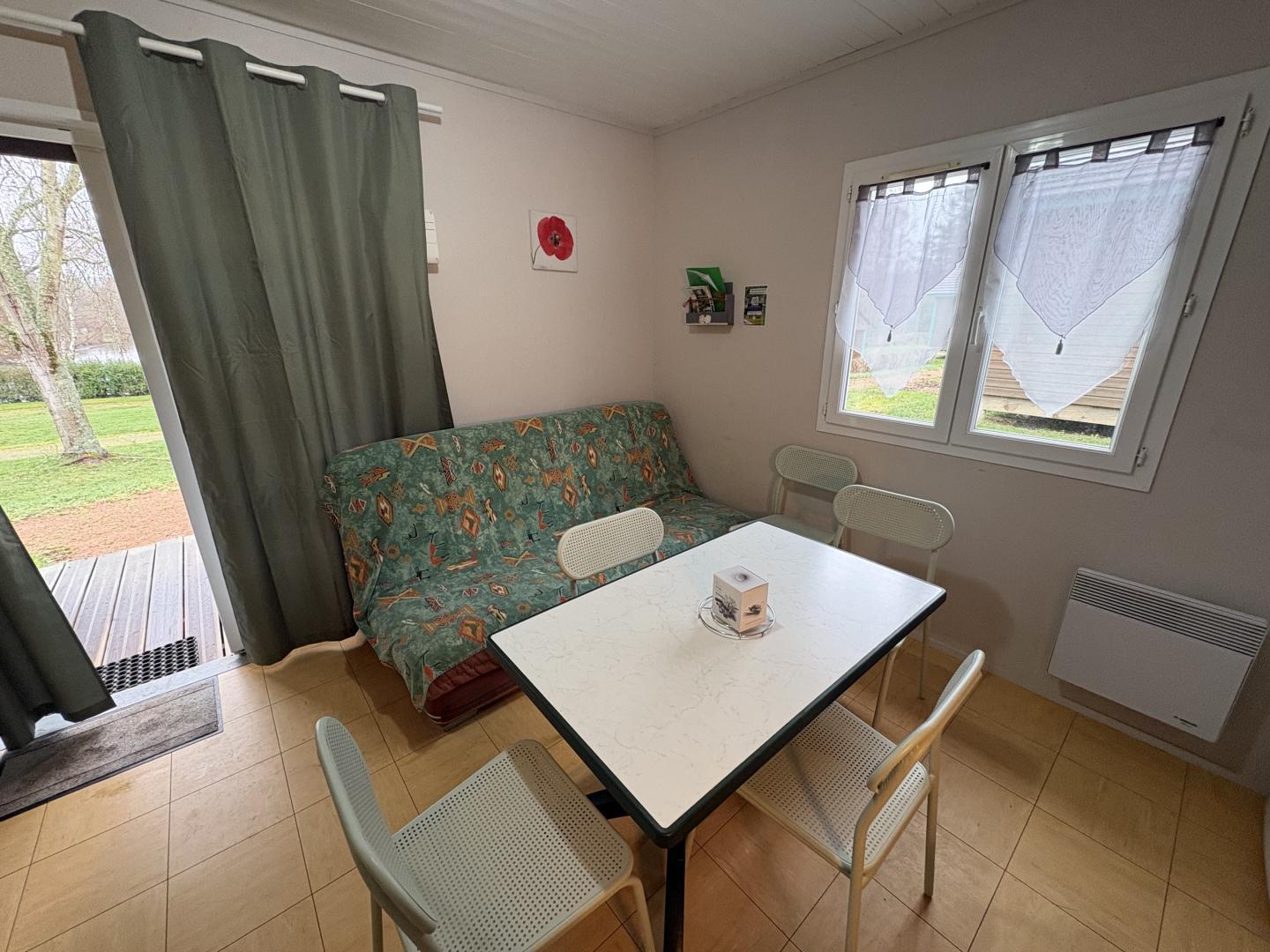 CHALET N° 8 PLAN D'EAU DE LA ROUSSILLE, Châtelus-Malvaleix - photo 3