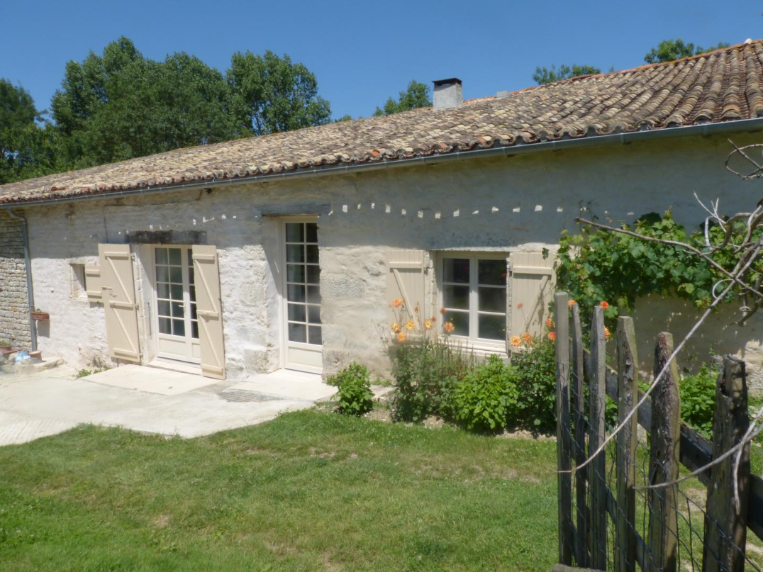 Gîte à Frontenay Rohan Rohan (G 782)