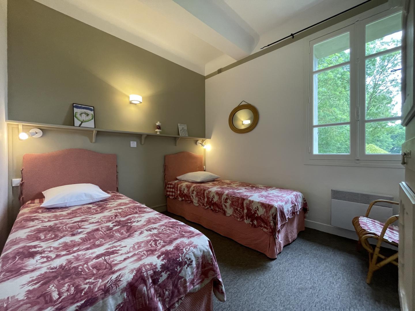 TRILHE, Montaner - photo 4