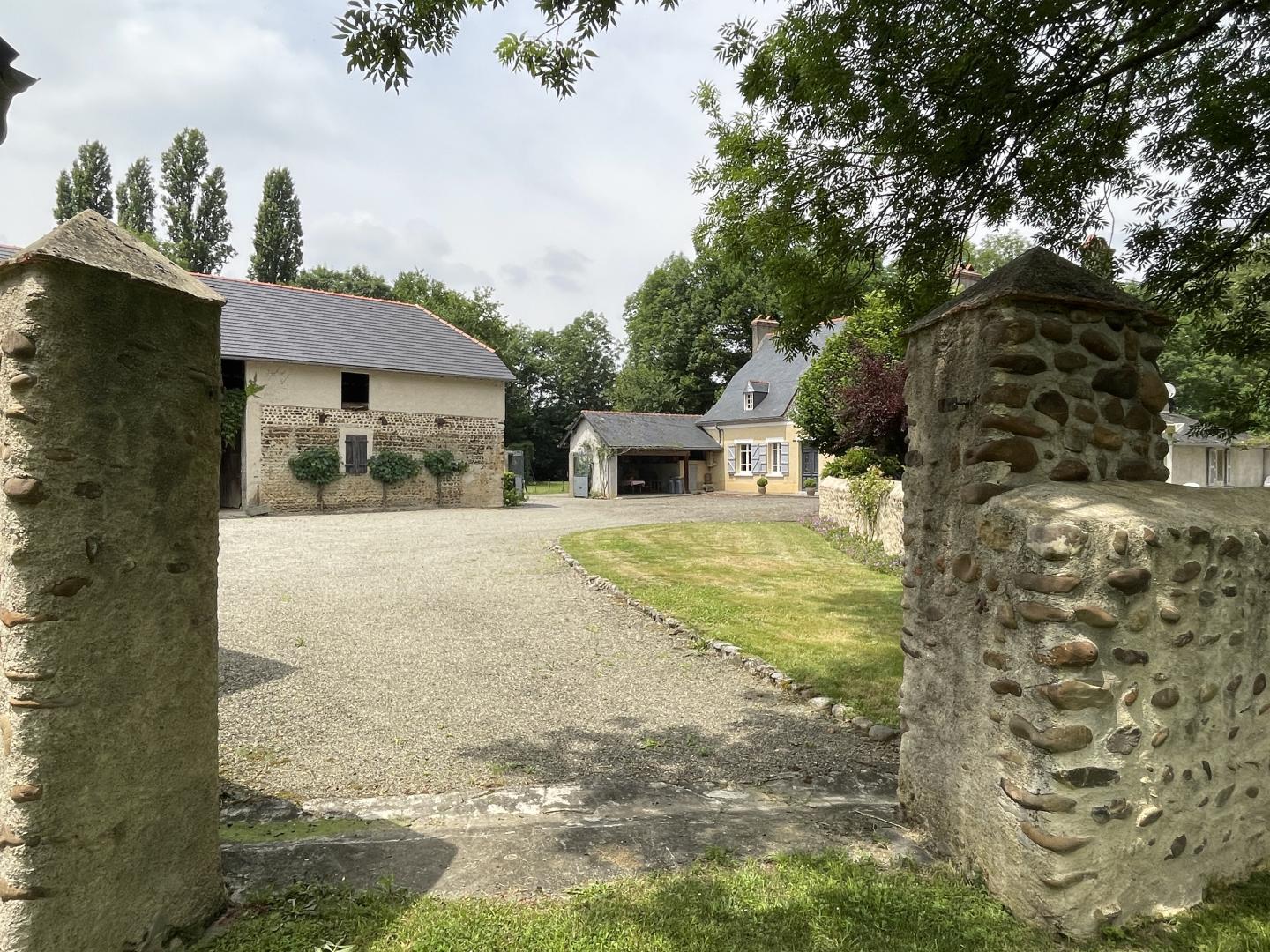 TRILHE, Montaner - photo 10