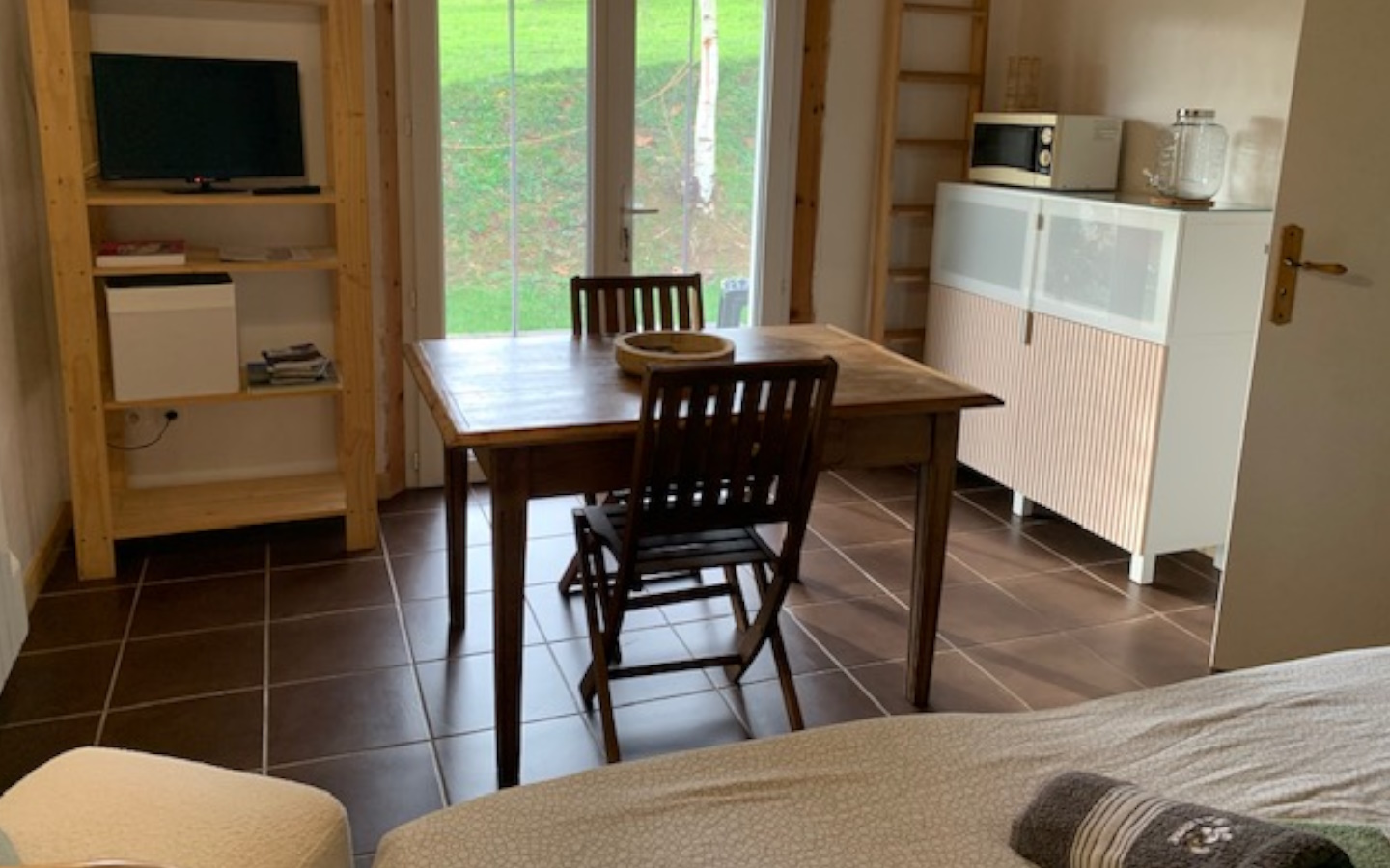 Monsieur Claude ESCOTS "Studio Laïna"