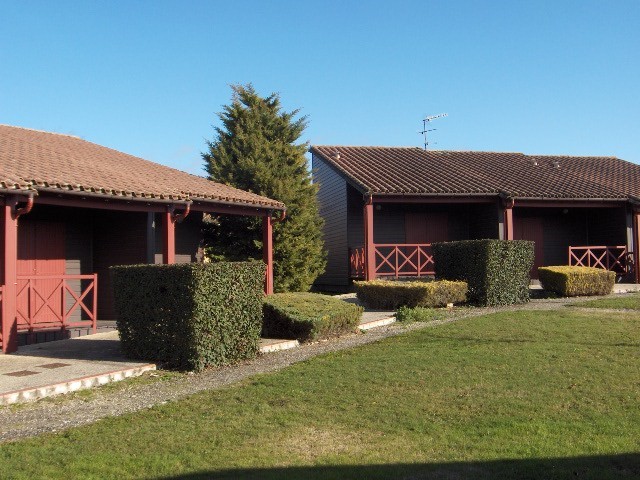 Village de gîtes de Mézin - chalets en bois