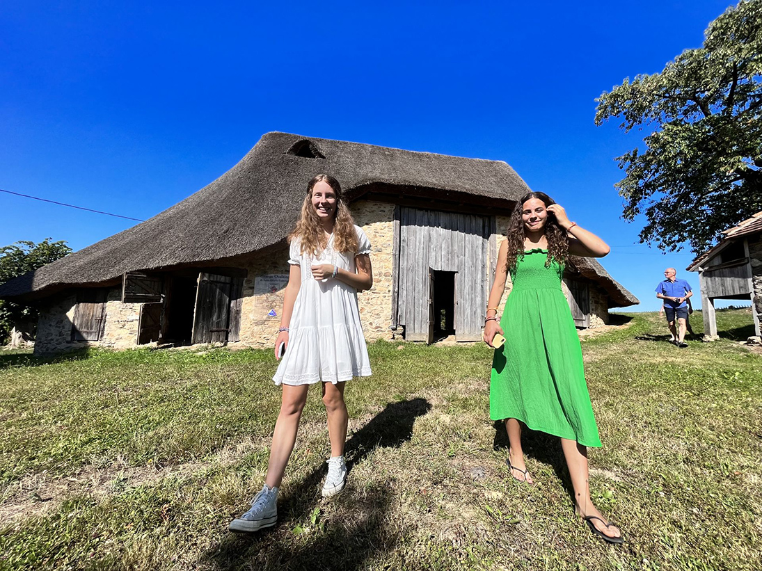 Présentation du chantier et ateliers autour de l'ensemble rural de la grange ovalaire de Saint-Eloy-les-Tuileries