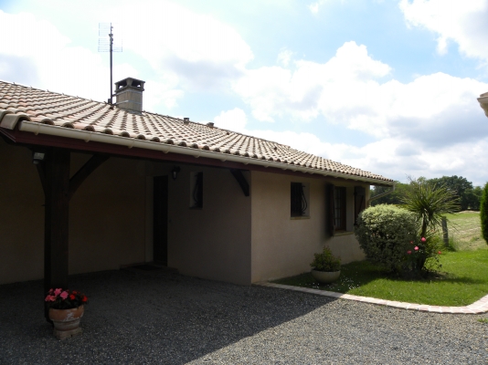 Gîte Dizart avec terrasse, chambre indépendante, climatisation, Saubusse - photo 4