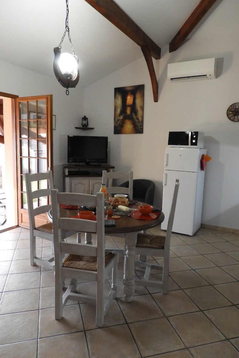 Gîte Dizart avec terrasse, chambre indépendante, climatisation, Saubusse - photo 6