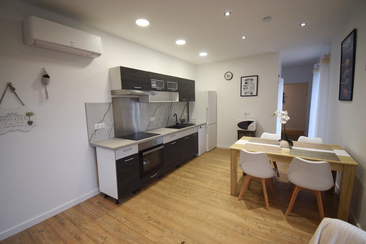 Les Terrasses de l'Insolite - Gîte Le Petit Bonheur, Port-Sainte-Marie