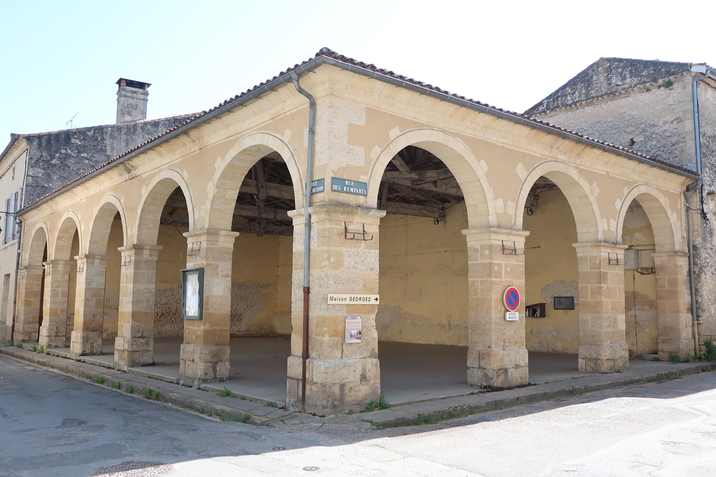 Un Village en Gironde : Rions