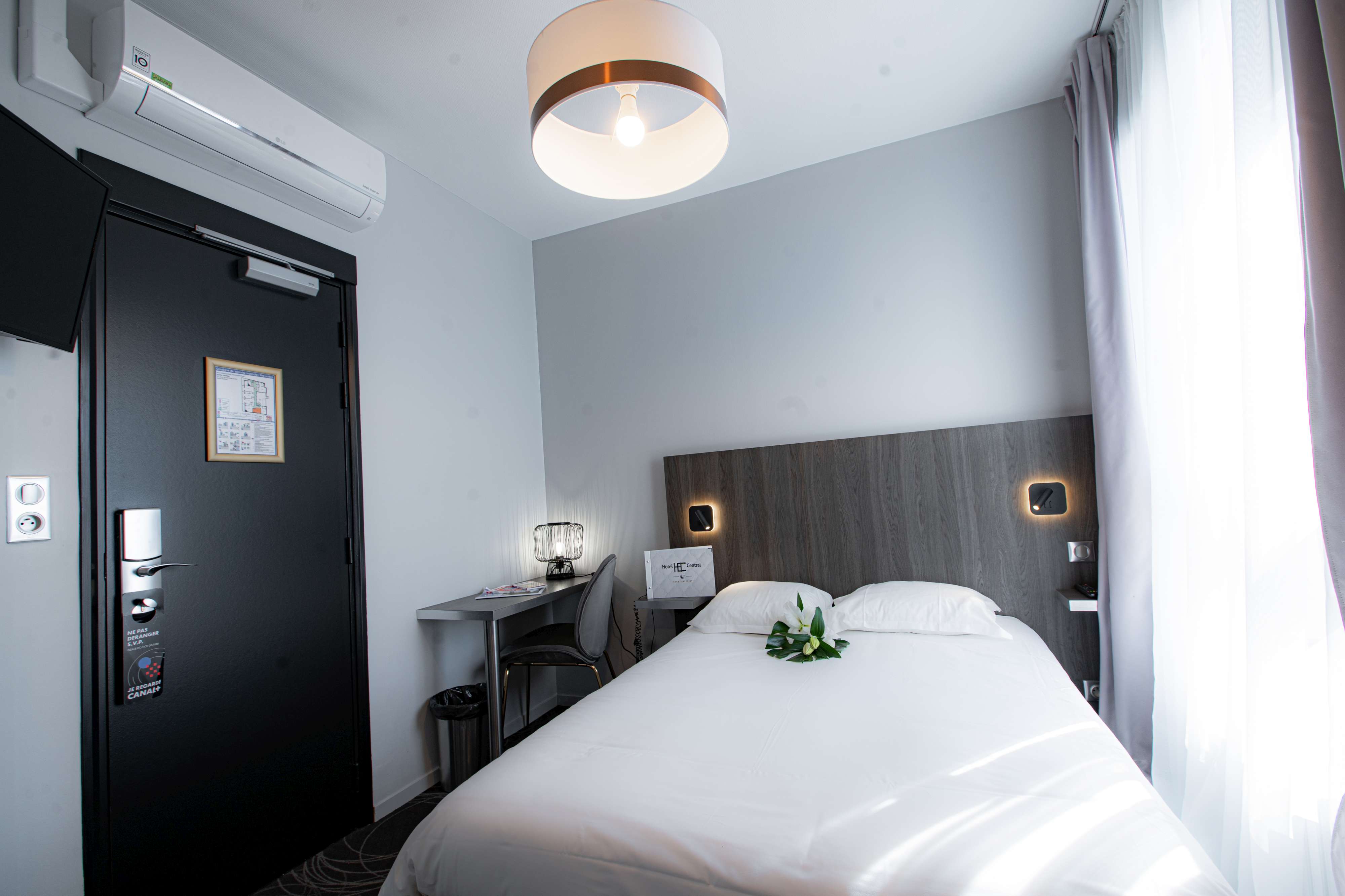 Hôtel Central - photo 2