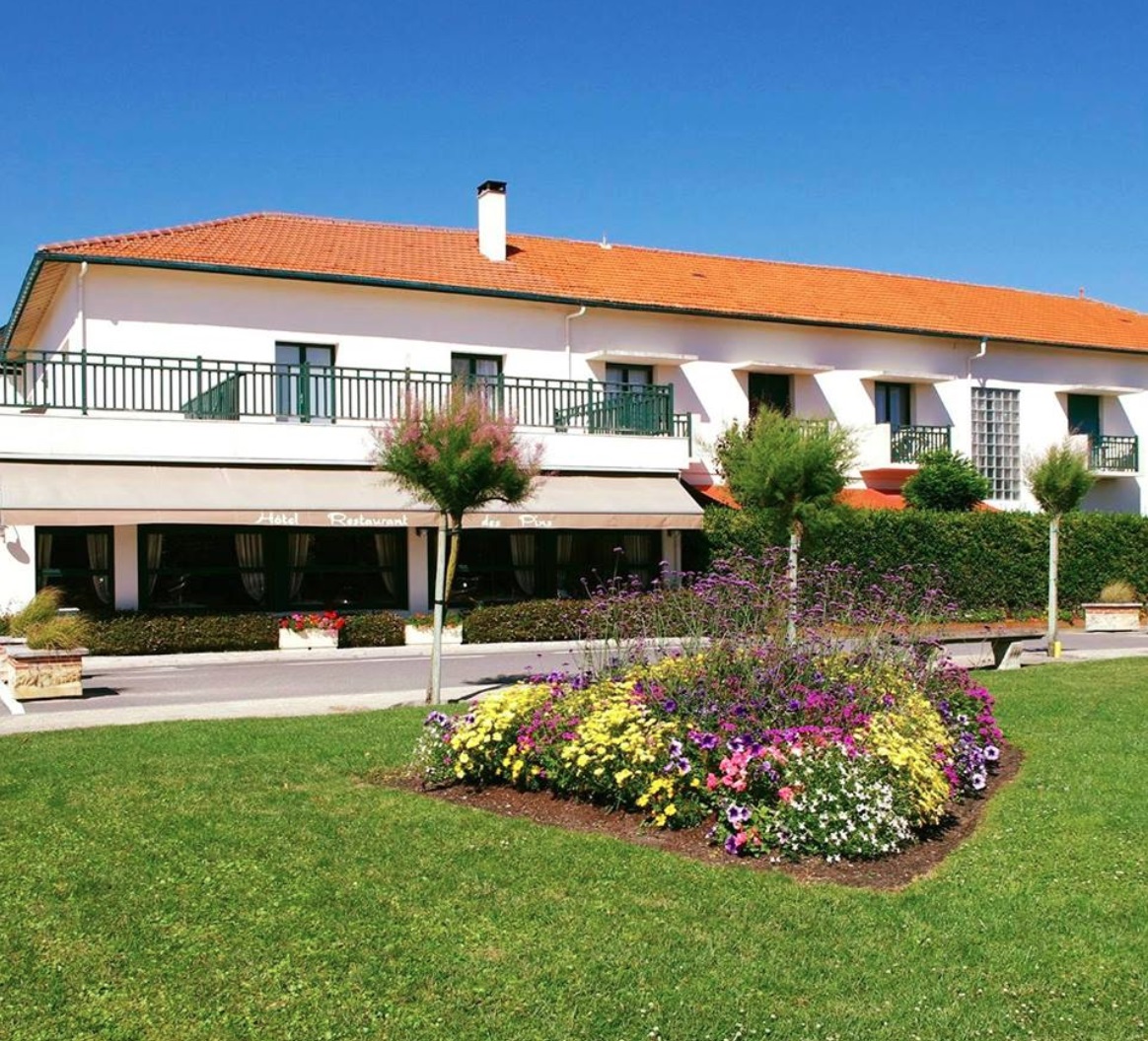 Hôtel - Restaurant des Pins