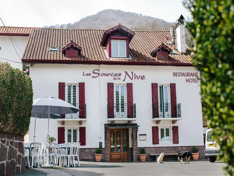 Hôtel-Restaurant les Sources de la Nive