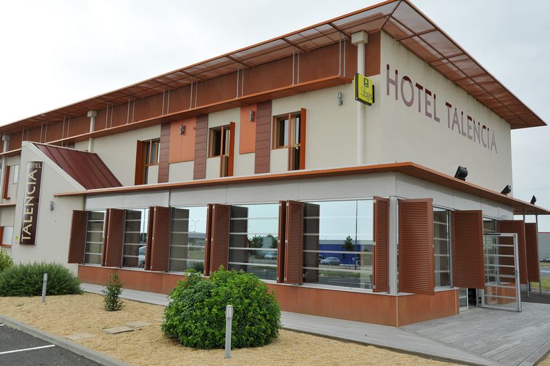 Hotel Talencia - photo 3