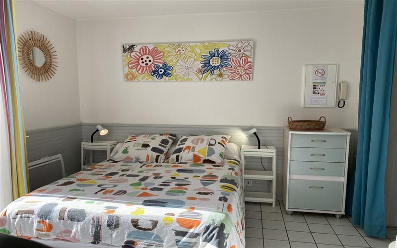 Cam 184 - Location Plein sud N° 2 - Mr et Mme Roy