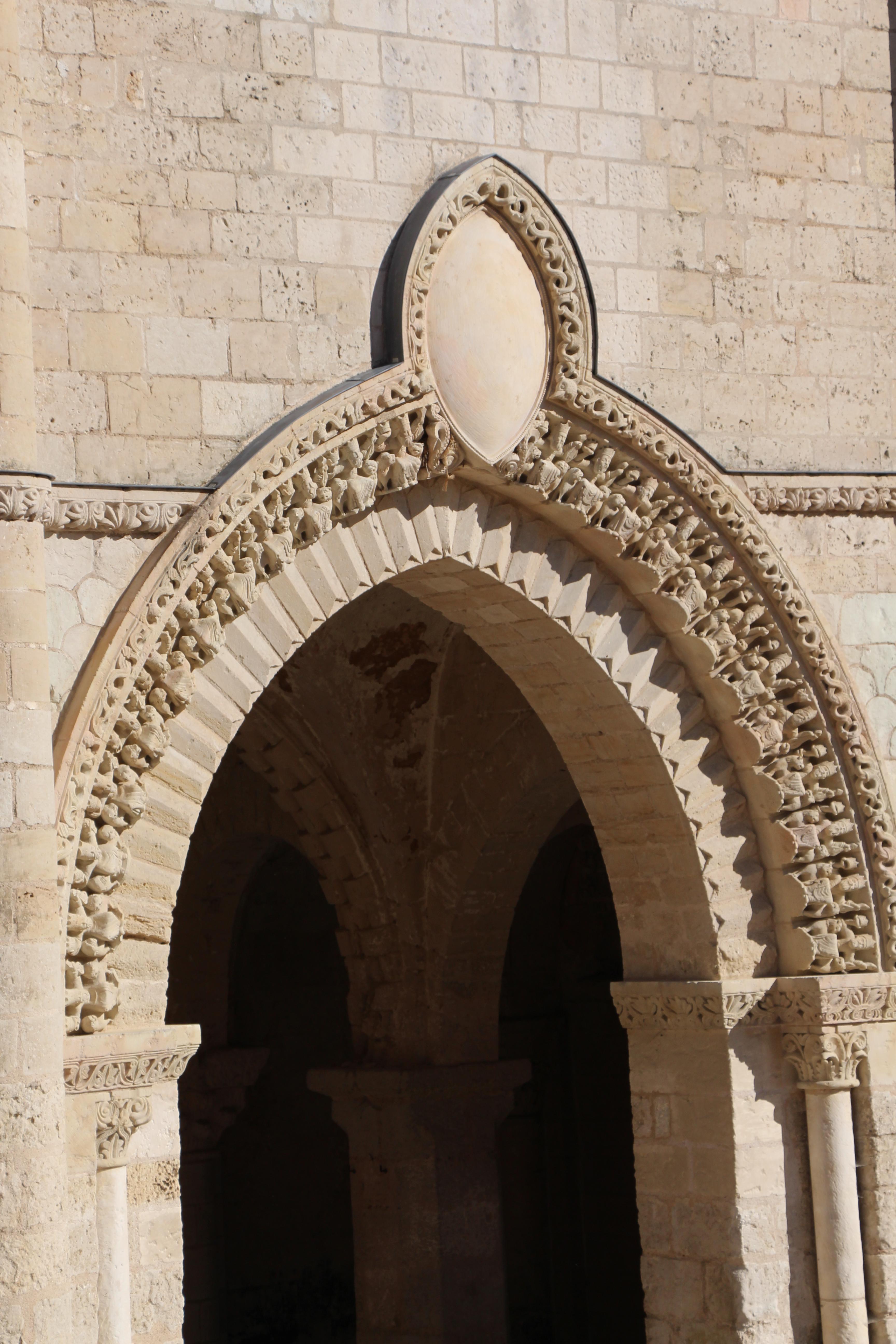 L'église abbatiale Saint-Pierre, Airvault - photo 10