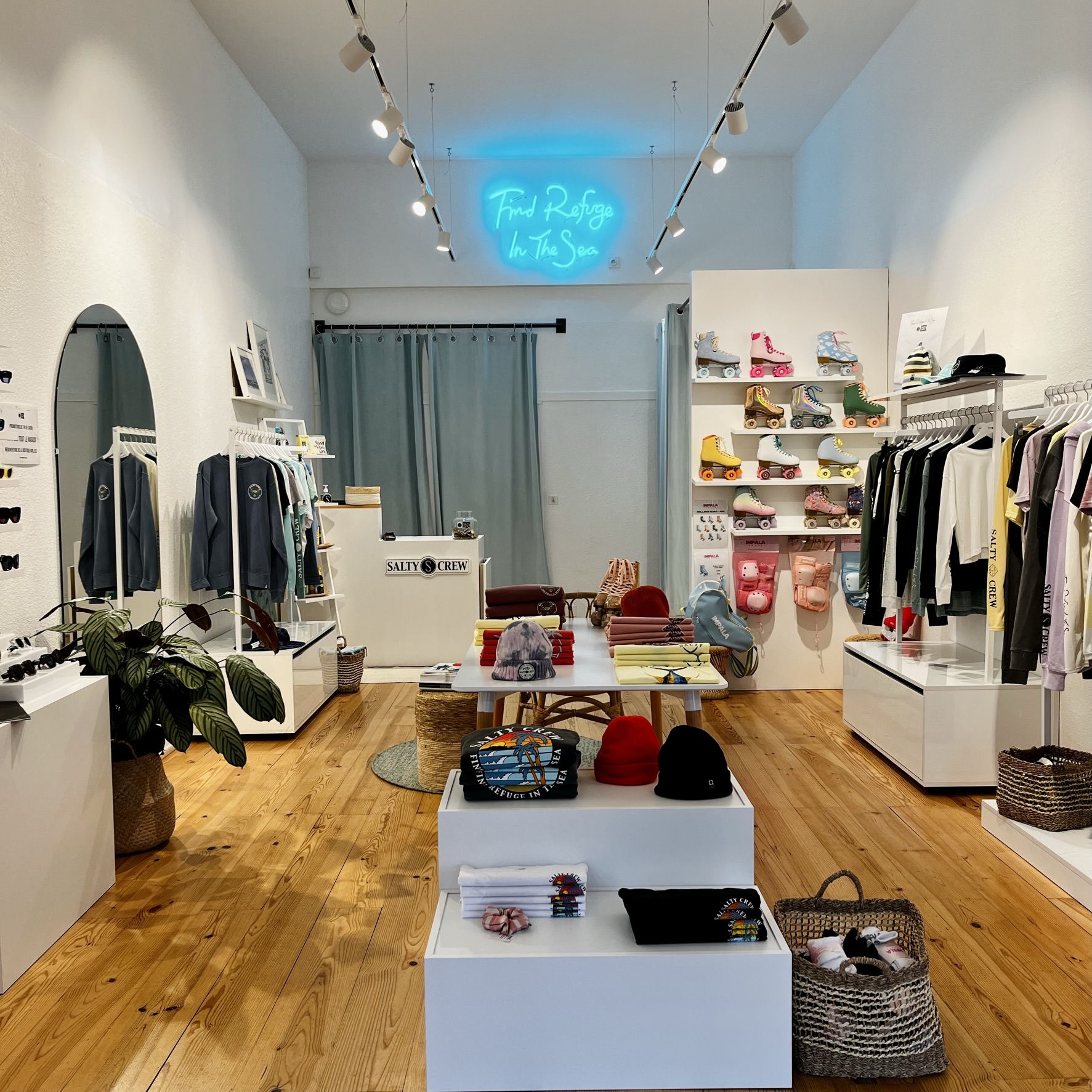 Salty Crew Womens — photo 3