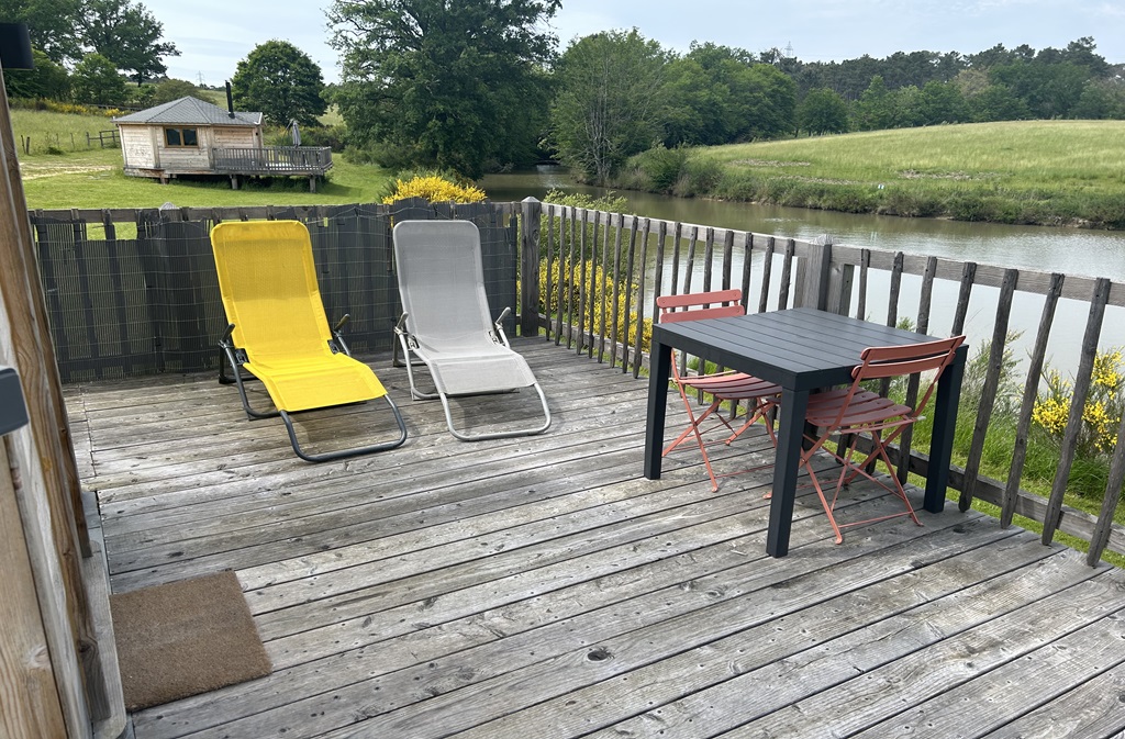 Les loges du temps | Kota Finlandais au bord de l'eau, Lunas