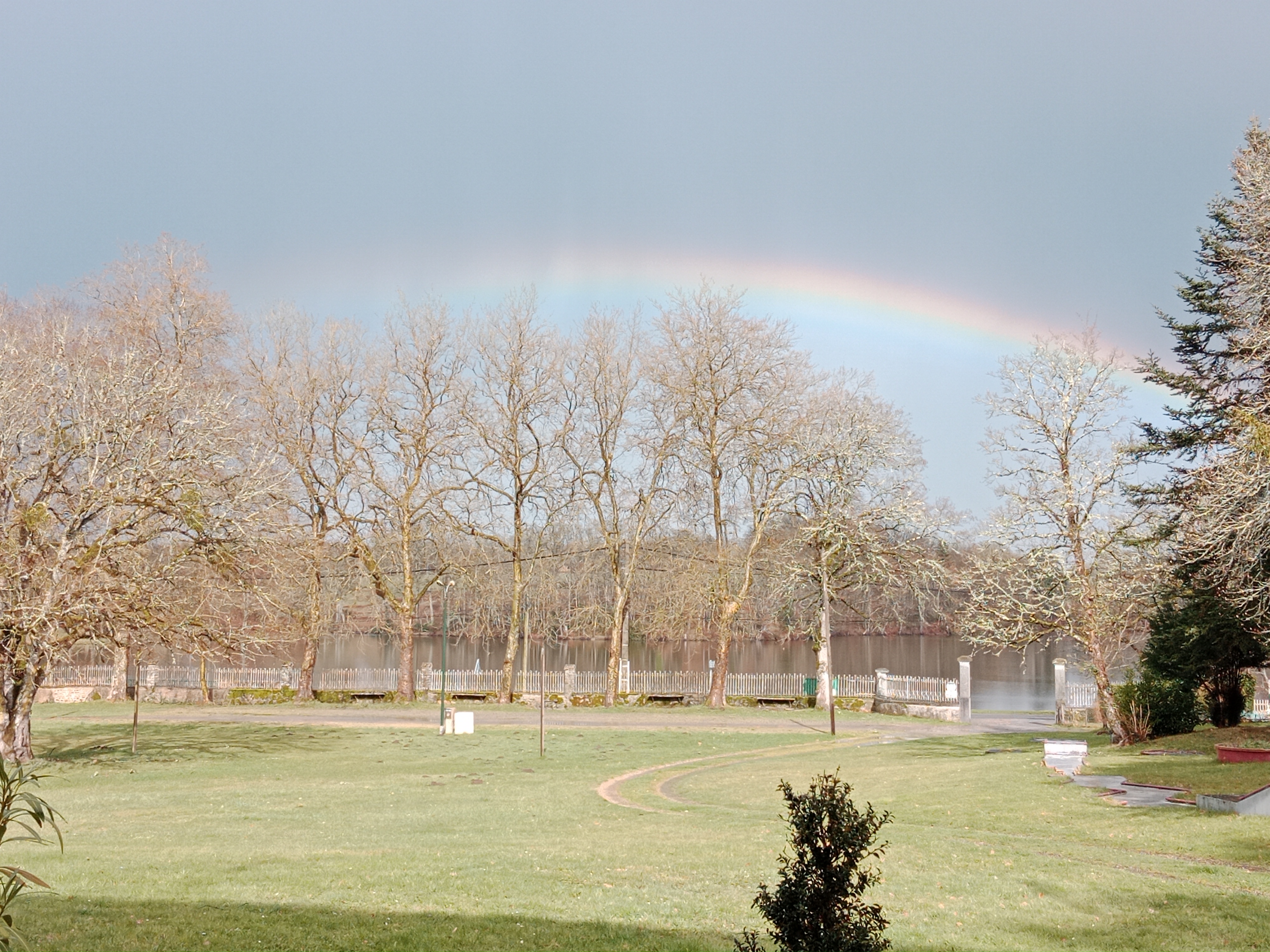 Hôtel Aux berges du Lac, Mailhac-sur-Benaize - photo 3