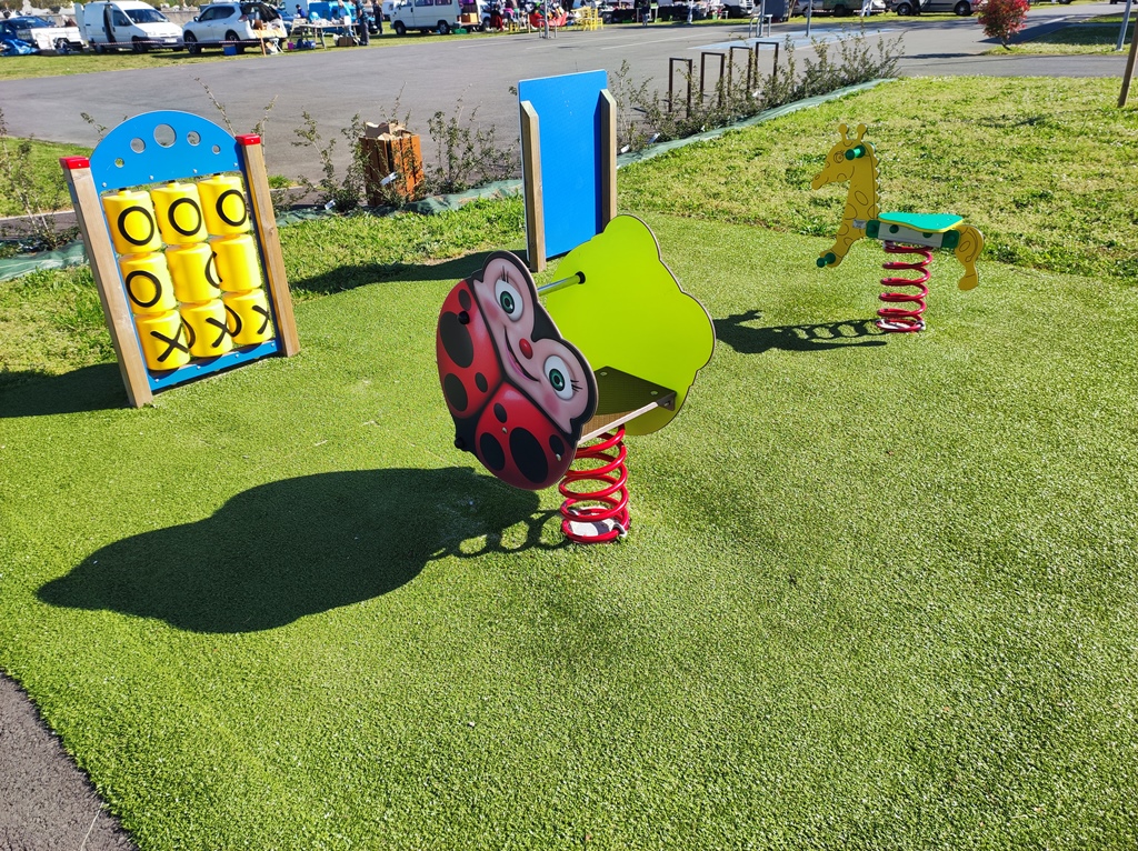 Aire de jeux de St Laurent des Hommes - photo 4