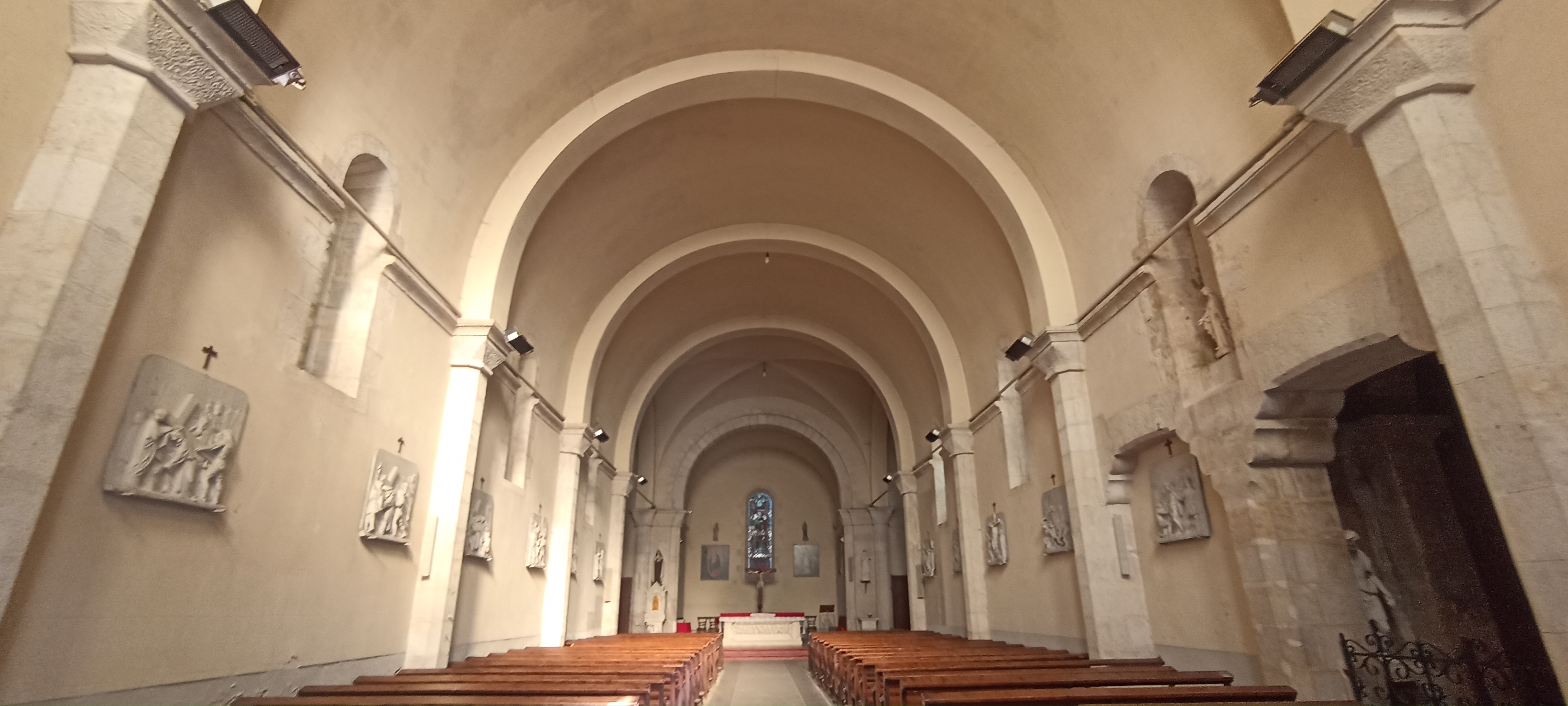 Eglise Saint Martin, Louin - photo 2