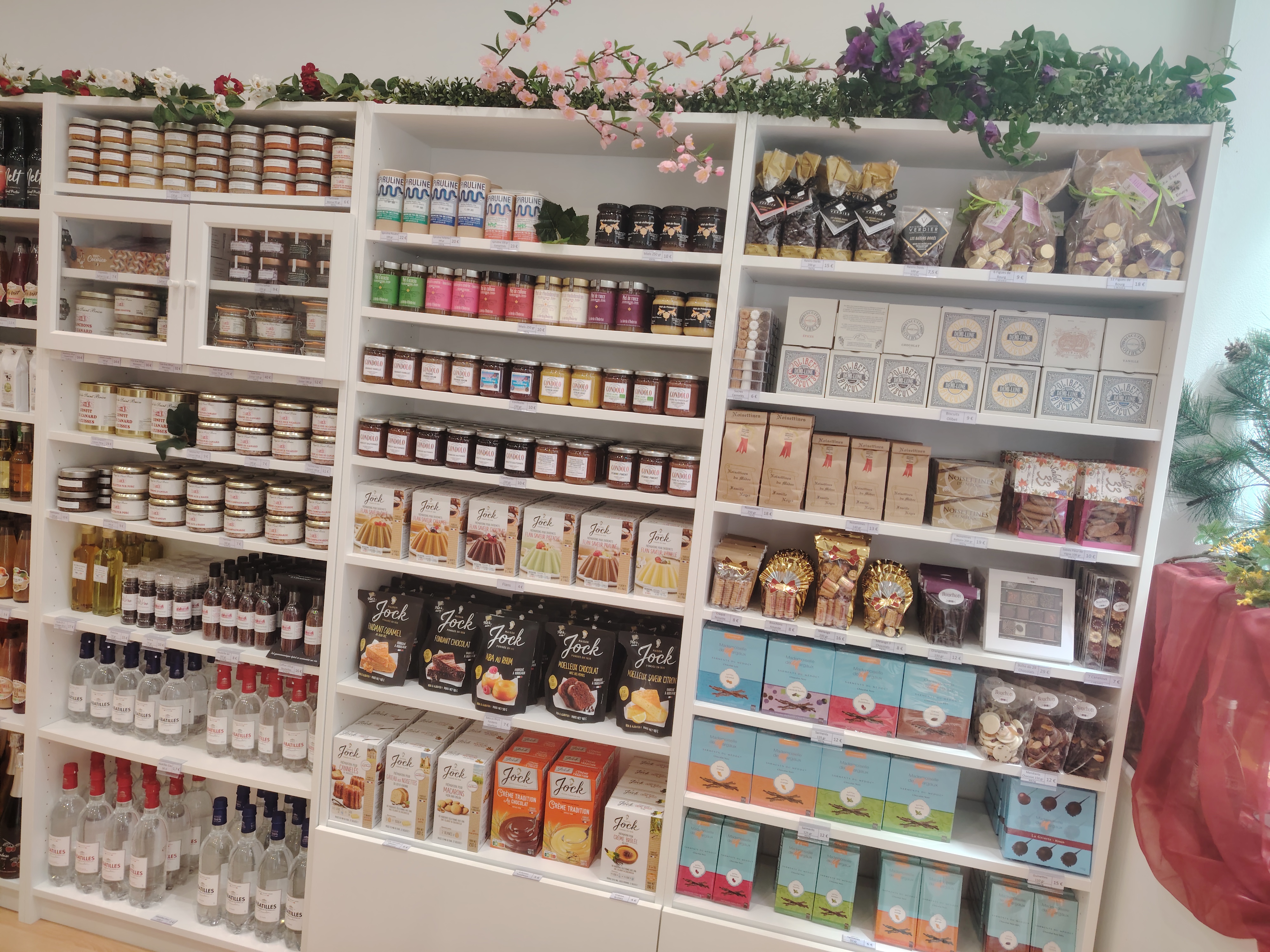 Bordeaux Local Tourist Shop — photo 3